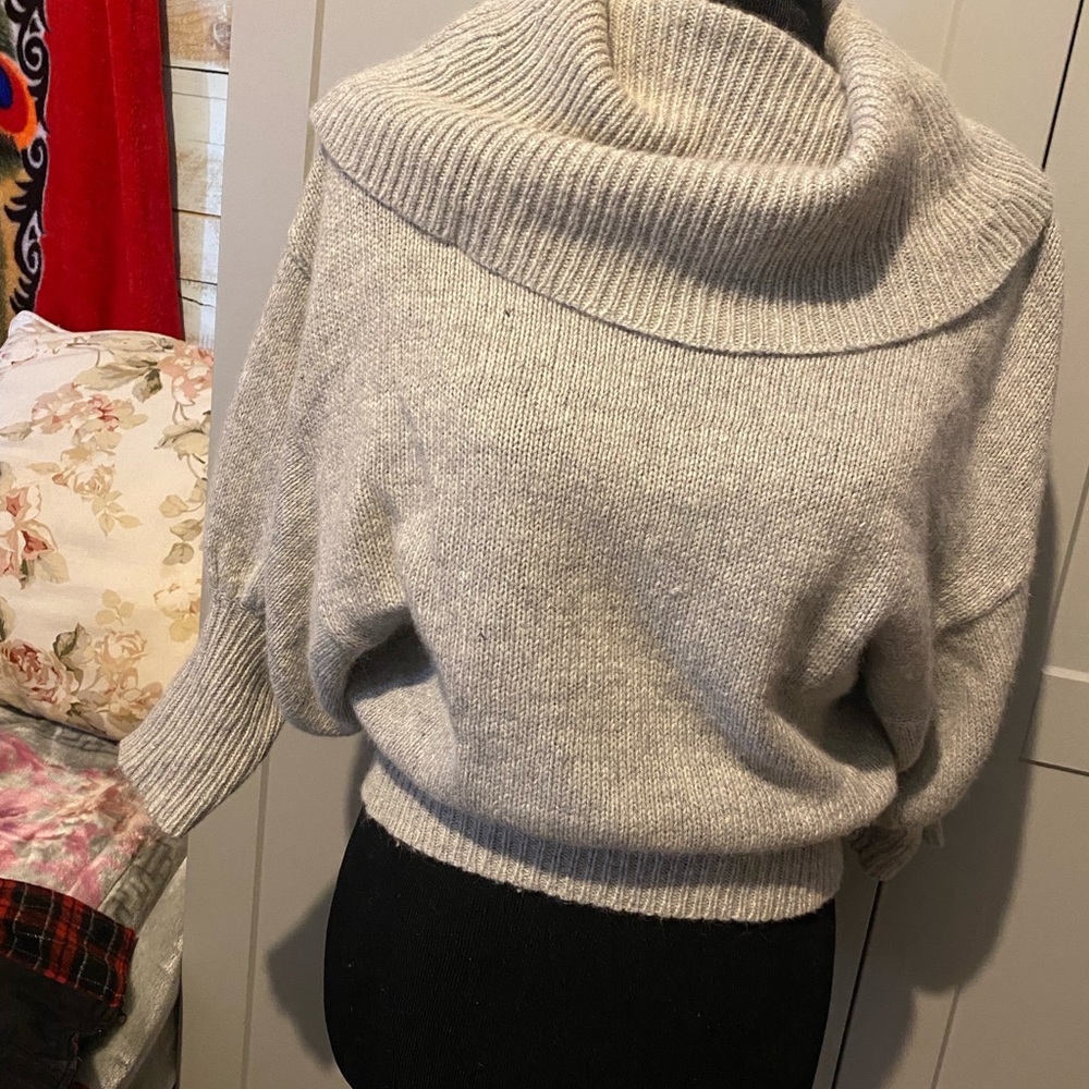 Sweater - Picture 9 of 9